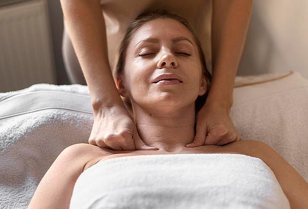 Pack Mamá Detox:  Masaje de relajación + limpieza facial 