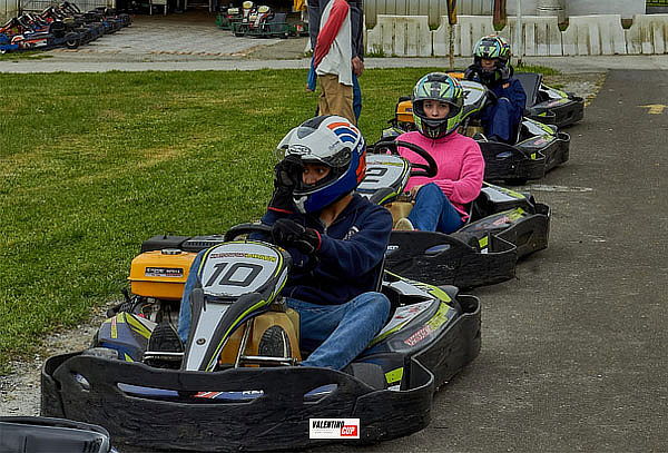 Carrera de 8 o 10 Vueltas para 1,4 o 6, Kartodromo valentino