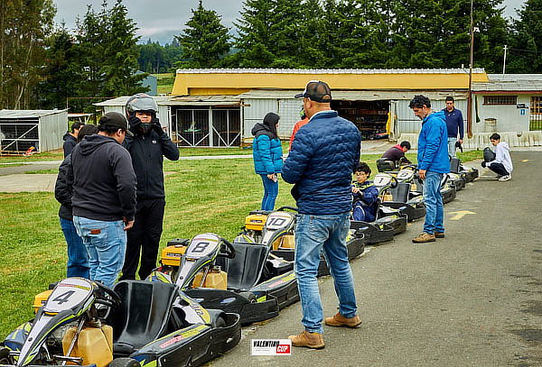 Carrera de 8 o 10 Vueltas para 1,4 o 6, Kartodromo valentino