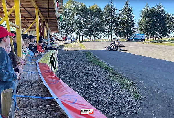 Carrera de 8 o 10 Vueltas para 1,4 o 6, Kartodromo valentino