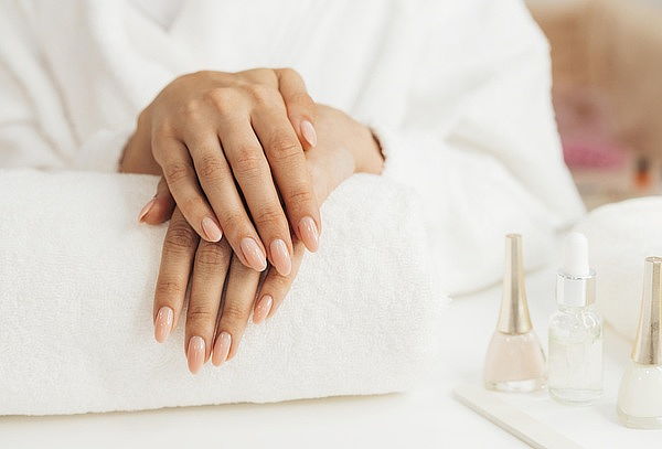 Manicure Permanente + Exfoliación de Manos