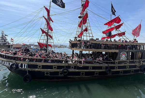 Viaje de 1 hora por la bahía de Coquimbo con combate a bordo