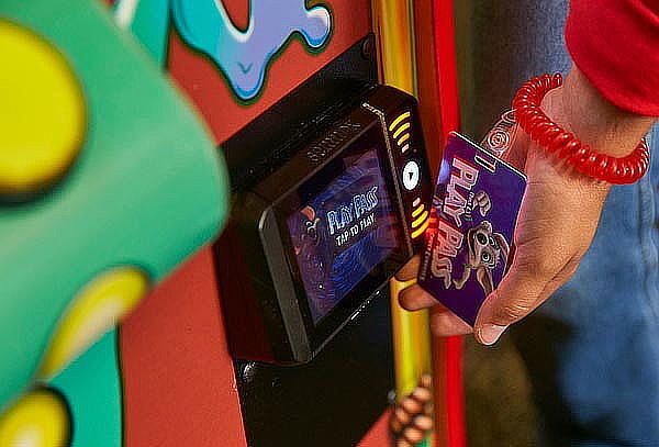 Pizza Pepperoni Corazon + Una Dulce Indivicual +2 Bebidas 