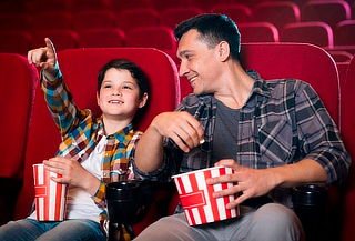 Combo CINEPLANET: 2 Entradas +Pop Gigante +2 Bebidas Grandes
