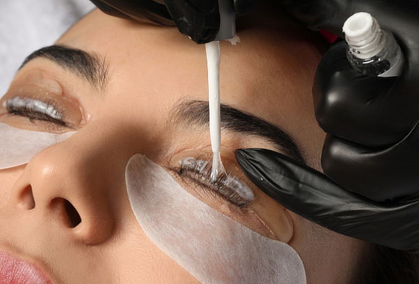 Lifting Coreano + Facial express + Perfilado de ceja