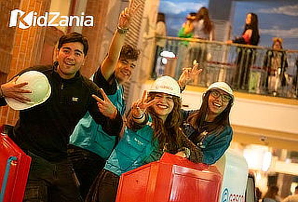 Entrada para TeenZania en KidZania® Sábado 11 de abril