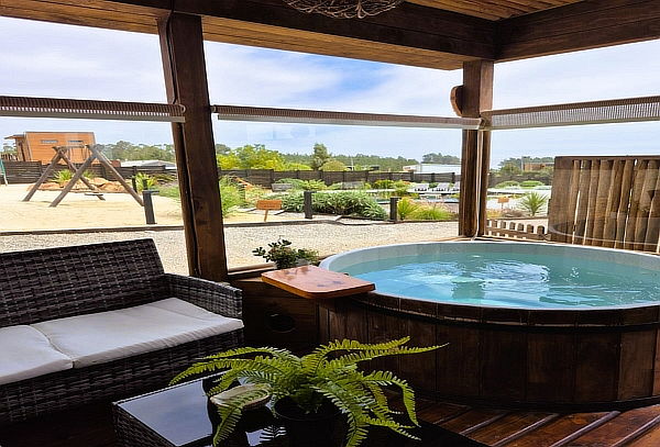 Escapada romántica en Pichilemu 2 noches en Tiny House y mas