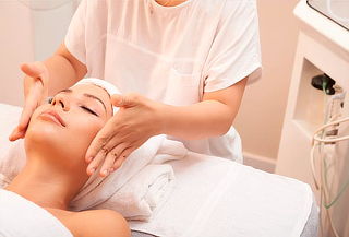 Limpieza Facial Profunda + Lifting de Pestañas en Lipocero 