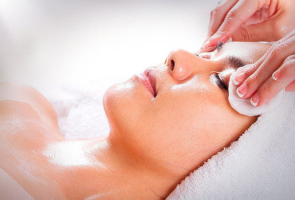 Limpieza facial profunda + Velo de colágeno