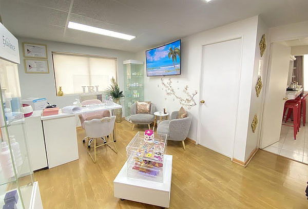 Coctel de Vitaminas con Dermapen + Limpieza facial y más