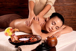 Ritual de masaje descontracturante y relajación: Sabai