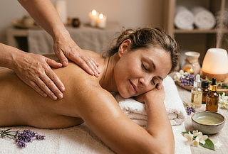 Masaje de Relajacion + Aromaterapia + Limpieza Facial Expres