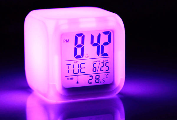 ESPECIAL OUTLET! CUBO LED RELOJ Y TERMOMETRO