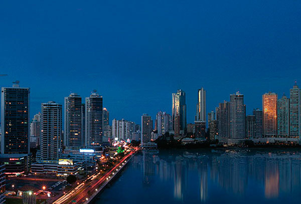 F.Patrias en Panama,Playa Blanca y Panamá City vía COPA