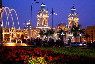 Lima en S. Santa: 4 días/3 noches, hotel, aéreo y más