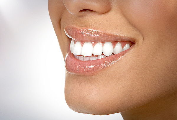 Clínica Rident: Blanqueamiento + Limpieza Dental