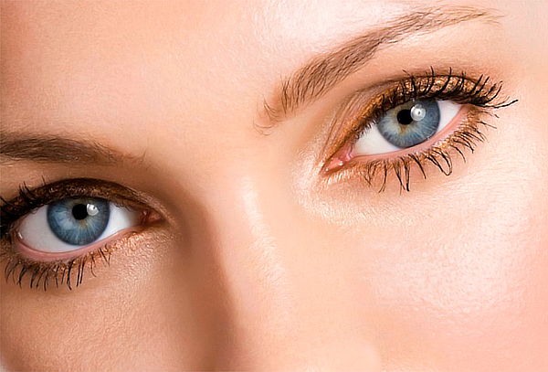 Reduce Ojeras y Reafirma Contorno de Ojos