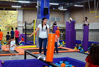 Entrada para 2 o 4 Personas a Parque de Trampolines Entrada para 2 o 4 Personas a Parque de Trampolines