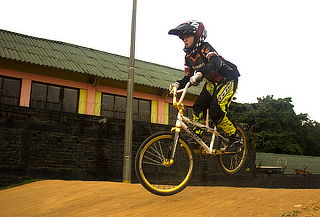 1 Mes de Clases Bicicross Profesional para Niño(a)s
