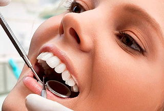 Limpieza Dental con Ultrasonido + Profilaxis en Modelia