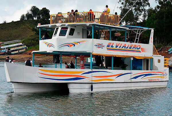 boat tour guatape