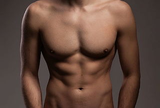 Reductor de Grasa Abdominal Masculino con Lipolisis Láser 