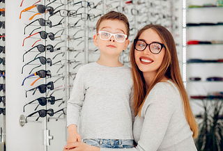 Examen Visual + Lentes + Montura en El Centro | Cuponatic