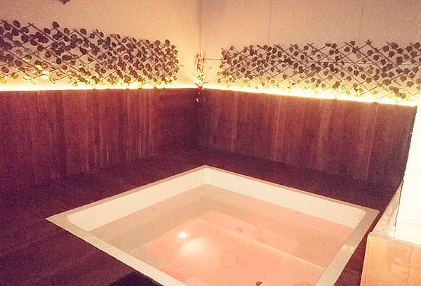 Spa Romántico Celebración en Pareja + Jacuzzi 