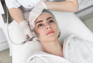 Hydrafacial: Limpieza y Rejuvenecimiento + Lifting