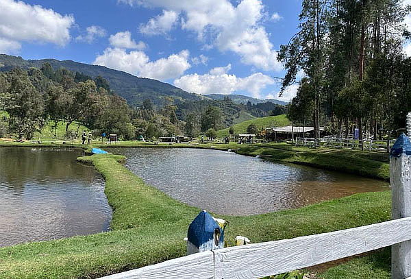 Belmira para 2: Día de Pesca + Almuerzo + Mini Golf