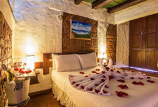 Para Dos: Noche Romántica en Hotel Muisca La Candelaria