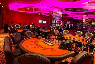 Noche de Casino Paga $19.990 y Juega $40.000  Maquinas