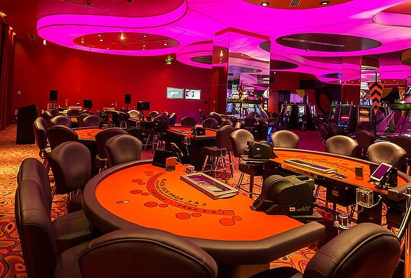 Noche de Casino Paga $19.990 y Juega $40.000 Maquinas