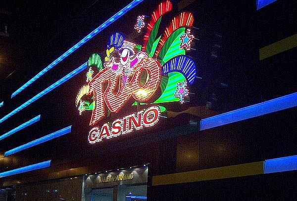 Noche de Casino Paga $19.990 y Juega $40.000 Maquinas