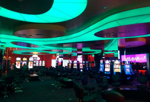 Noche de Casino Paga $24.990 y Juega $50.000  Mesas