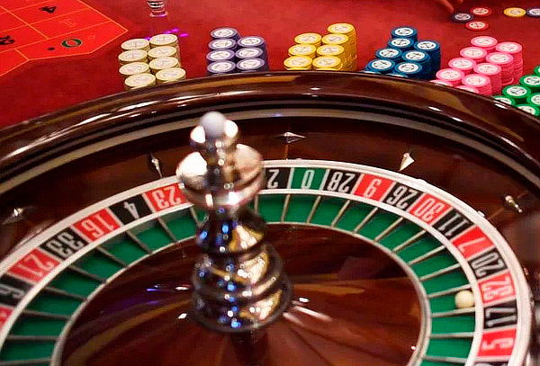 Noche de Casino Paga $19.990 y Juega $40.000  Maquinas