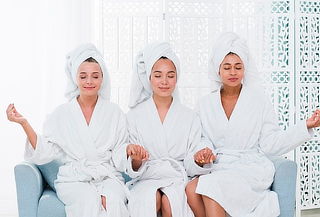 Spa Relajante VIP para 3 Amigas con Jacuzzi, Masaje Galerias