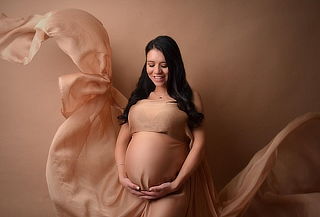 Estudio fotográfico de maternidad en Norte de Bogotá