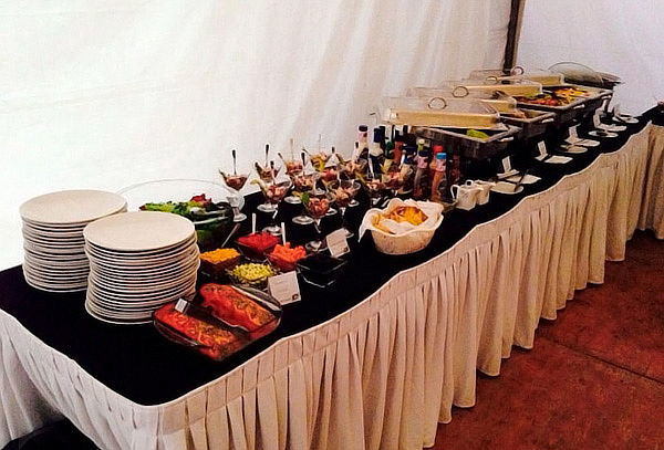 Buffet 2 Carnes + Vajilla + Meseros a Domicilio | Cuponatic