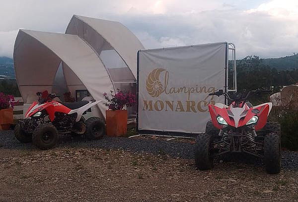 1 Noche en Glamping Monarca + Circuito en Cuatrimoto 