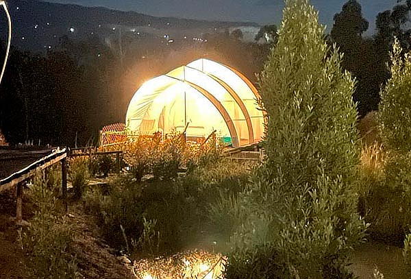 1 Noche en Glamping Monarca + Circuito en Cuatrimoto 