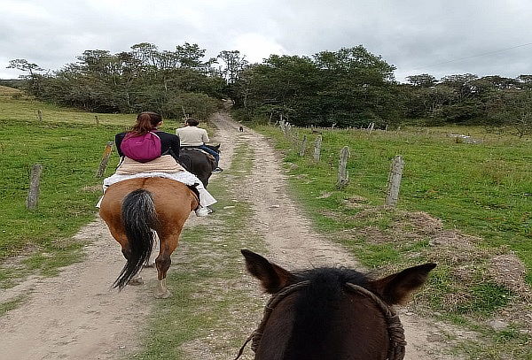 Disfruta con Tu Pareja  Cabalgata en La Calera+ Canelazo