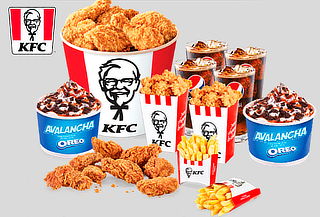 KFC Combo Mega Variedad XL + Avalanchas Oreo