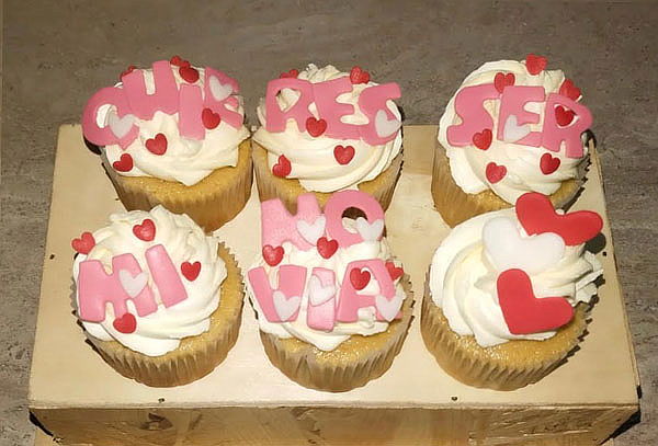 Caja Regalo por 6 Cupcakes Decorados y Personalizados