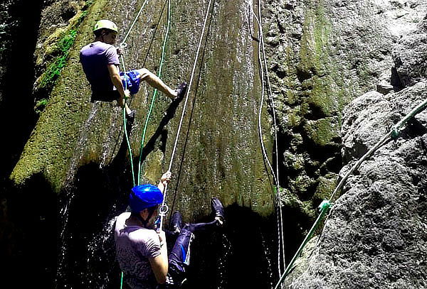 Trekking + Torrentismo + Almuerzo Típico en Tobia 