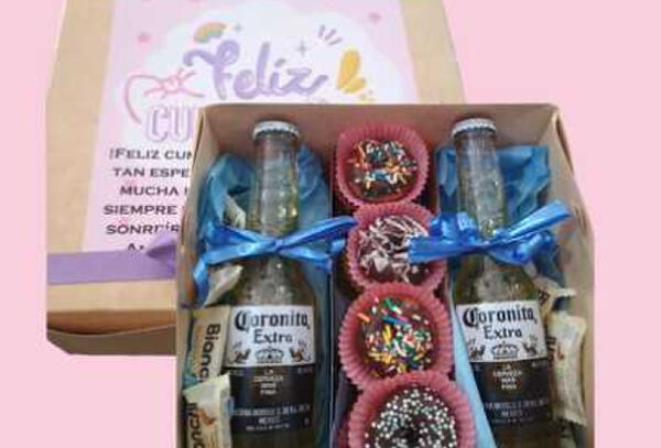 10 Mini Donas Choco + 2 Bebidas + Caja Personalizada+ Dulces