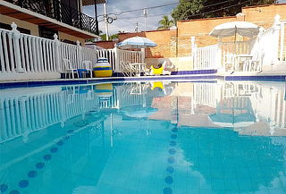 Pasadía en Melgar 4 Personas + Piscina + Almuerzo + Postre 