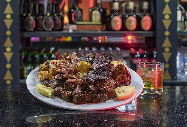 Plaza La Mexicana Noche de Mariachis en Vivo para 2 + Comida