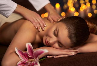 Spa con Masaje Cuerpo Completo + Limpieza facial 