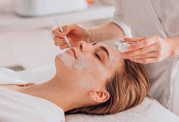 Cita de Tratamiento Manchas y Acné con Limpieza Facial